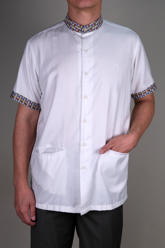 Short sleeve shirt with Mandarin Collar trims